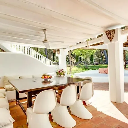 Casa Rosada - Gorgeous Family Finca Near Santa Gertrudis * Santa Gertrudis (Ibiza)